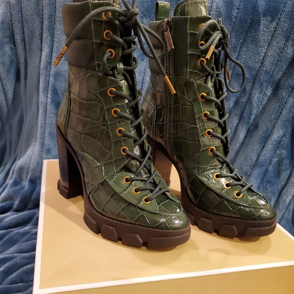 Women boots